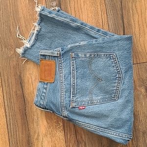 Levis 501 distressed cropped